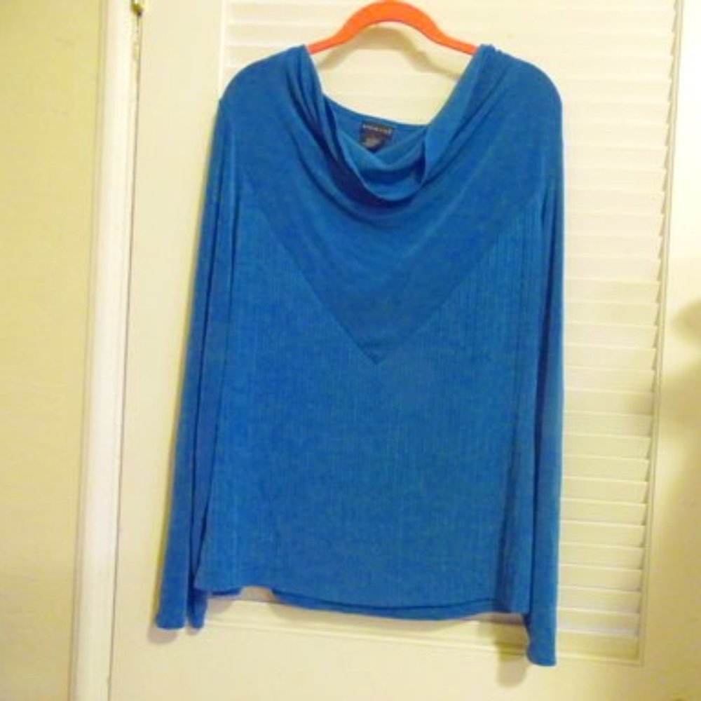 Citiknits Cowneck Top and Skirt Set Size Large